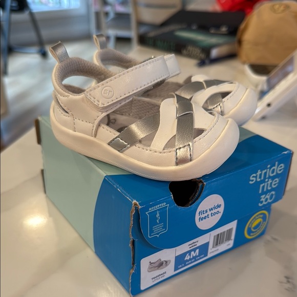 New Stride Rite Silver and White Toddler Sandals - Picture 2 of 3
